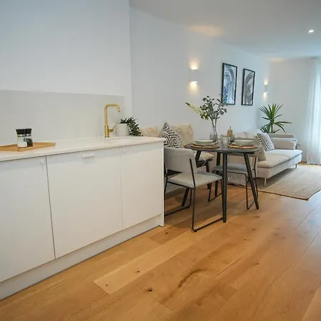 Eastbourne Central Apartment Short And Long Stay Welcome Exterior photo